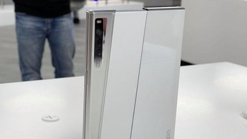 Bagian belakang Oppo x 2021 ketika direntangkan. Foto: Sohu IT