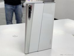 Keren Abis! Ini Ponsel Layar Gulung Buatan Oppo