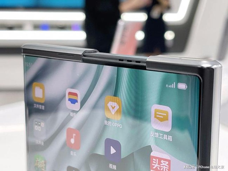 Ponsel Layar Gulung Oppo