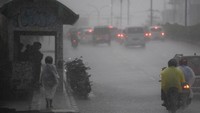 Badan Meteorologi Klimatologi dan Geofisika (BMKG) Palembang memprediksi dampak fenomena La Nina, curah hujan di tujuh Kabupaten/Kota di Provinsi Sumatera Selatan lebih tinggi di atas normal hingga April 2021.  