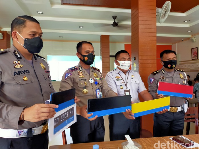 Puluhan Motor Listrik di Sulawesi Selatan Pakai Pelat Biru