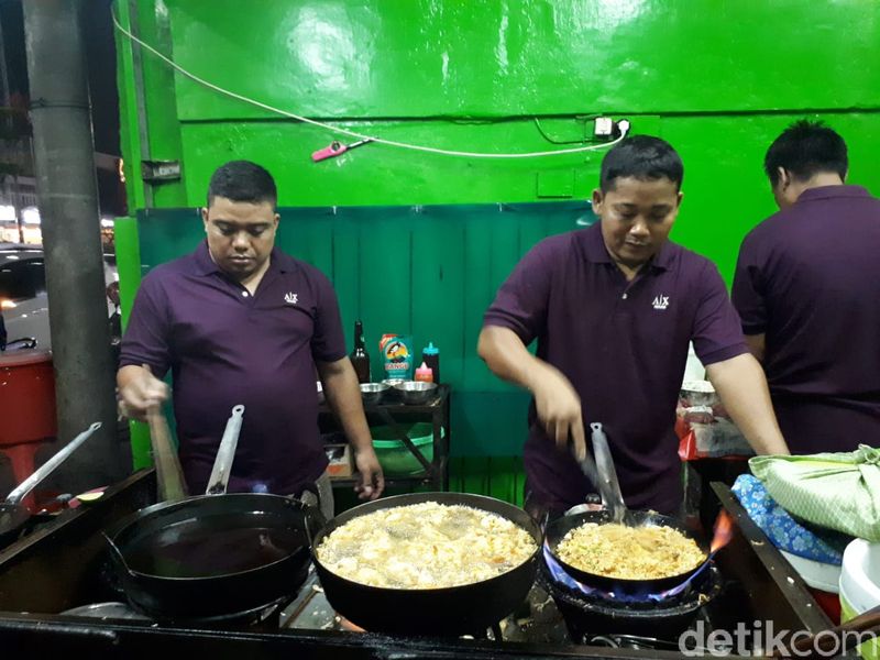  Makanan Jepang di Warung Kaki Lima Ini Terkenal Enak