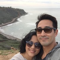 Perbedaan agama juga dirasakan oleh pasangan Sarah Sechan dan Neil G Furuno. Sarah diketahui menganut agama Islam, sedangkan suaminya beragama Kristen. Namun keduanya pada akhirnya tetap memutuskan untuk menikah pada 6 Maret 2015 di Los Angeles, Amerika Serikat. Foto: Instagram