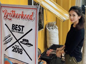 Kata Pramugari Cantik yang Viral karena Kini Jualan Sate dan Tahu