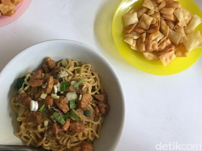 5 Kuliner Enak di Dekat Universitas Indonesia, Wajib Coba! 5 Kuliner Enak di Dekat Universitas Indonesia, Wajib Coba!