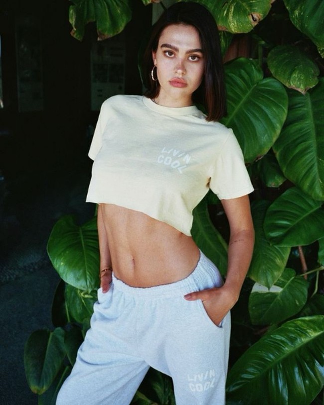 Amelia telah meniti karier di dunia modeling sejak beberapa tahun lalu. Dari foto-fotonya di Instagram, ia pernah menjadi bintang iklan Skims Kim Kardashian, Levis, dan Savage x Fenty milik Rihanna. (Foto: Instagram/@ameliagray)