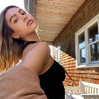 Dampak lain, tindakan operasi pengecilan payudara juga dijalani. Amelia mengaku shock. Namun, ia merasa sangat bersyukur jiwanya masih bisa terselematkan. (Foto: Instagram/@ameliagray)