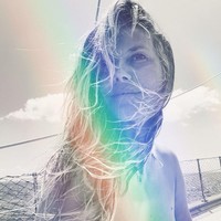 Heidi Klum bahkan dengan blak-blakannya berpose tanpa atasan alias topless yang lantas langsung mengekspos payudaranya. (Foto: Instagram)