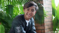 Selain itu ia juga mengembangkan bakatnya di dunia tarik suara. Pool/Noel/detikFoto.
