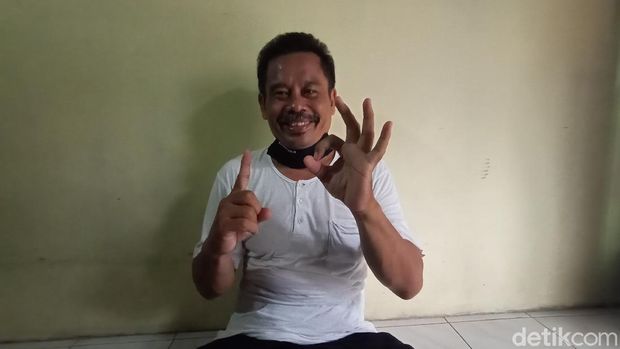 Capres fiktif Nurhadi, di rumahnya Desa Gulantepos, Kecamatan Mejobo, Kudus, Kamis (19/11/2020).