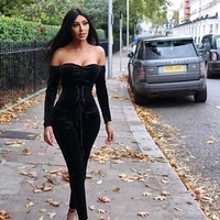 Aku tahu aku mirip dengannya sesaat aku melihat fotonya. Aku mulai mengikuti Instagram-nya dan berkata oh my god, apakah itu aku?. Kami sebenarnya punya banyak kesamaan gaya dan semuanya yang aku lihat di dia aku ingin memakainya, ungkapnya dalam wawancara dengan Truly. Foto: Instagram @chalydn