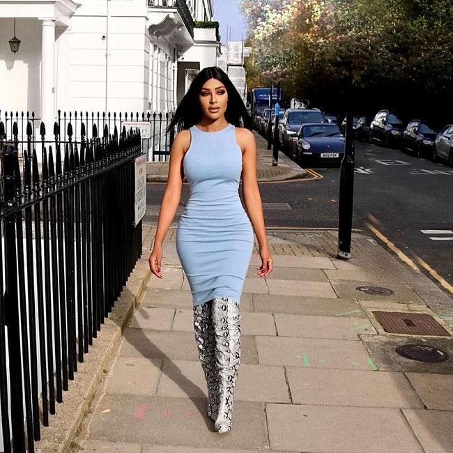 Sebenarnya Chaly tidak melakukan operasi plastik untuk terlihat mirip bintang reality show sekaligus pebisnis tersebut. Namun ia banyak mengeluarkan uang untuk membeli barang-barang mahal agar gayanya bisa menyamai Kim K. Ia sendiri mengaku secara natural sudah mirip dengan Kim. Foto: Instagram @chalydn