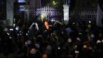 Demonstran Pro-Demokrasi Serbu Markas Polisi di Thailand