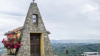 Untuk memenangkan gelar kota anggur, Città del Vino 2021, Barolo mengalahkan enam kota wine lainya. Mereka memiliki kalender acara yang dipenuhi dengan pameran, kelas wine, seminar wine, dan instalasi wine yang berlangsung sepanjang tahun 2021.
