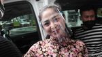Dewi Perssik Berbunga-bunga, Awas Ada Kumbang!