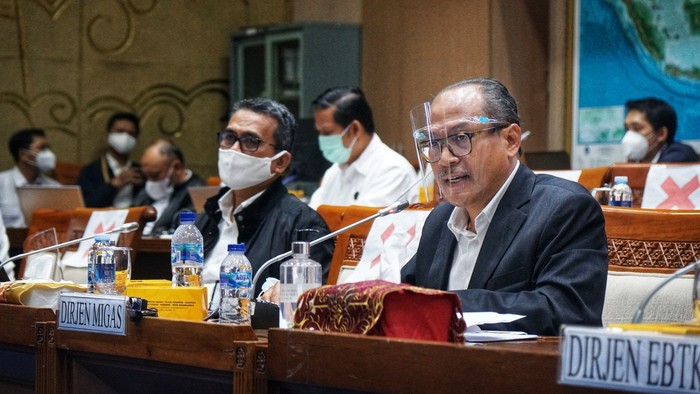 Direktur Jenderal Minyak dan Gas Bumi Tutuka Ariadji mengatakan akan memilih lapangan yang potensial untuk dilakukan EOR.