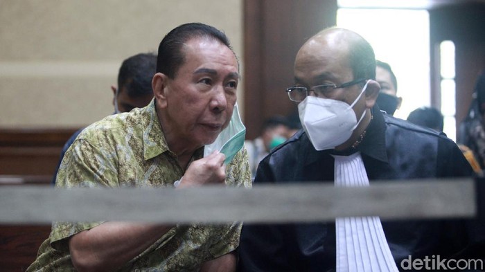 Terdakwa Djoko Tjandra kembali jalani sidang lanjutan di Pengadilan Tipikor. Sidang suap penghapusan status red notice interpol tersebut beragendakan pemeriksaan 8 saksi.