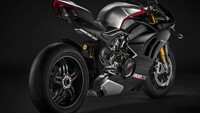 Apa saja istimewanya Panigale V4 SP ini? Motor ini telah dibekali pelek serat karbon dengan lima palang. Pelek itu menggantikan pelek aluminium. Alhasil, peleknya saja lebih ringan 1,4 kg. Foto: Dok. Ducati