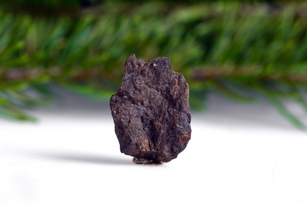 Selain perjalanan antargalaksi, orang super kaya juga membeli suvenir dari luar angkasa. Faktanya, minat pada meteorit dari kolektor kaya dan terkenal membuat harga batu naik secara dramatis. (iStock) Selain perjalanan antargalaksi, orang super kaya juga membeli suvenir dari luar angkasa. Faktanya, minat pada meteorit dari kolektor kaya dan terkenal membuat harga batu naik secara dramatis. (iStock)