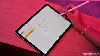 Tablet ini sudah mendukung Apple Pencil 2. Foto: Adi Fida Rahman/detikINET