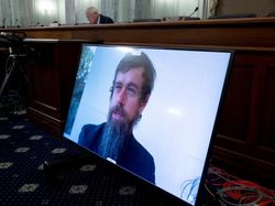 Jenggot Lebat Pendiri Twitter Bikin Kaget