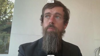 Jack Dorsey berbicara soal kontroversi apakah media sosial wajin dimintai tanggung jawab terhadap postingan para usernya yang kadang hoax atau berbahaya. Foto: istimewa