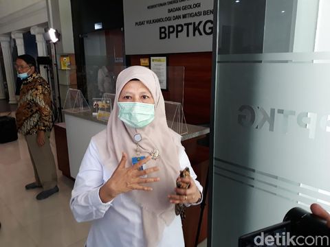 Kepala BPPTKG, Hanik Humaida di kantor BPPTKG, Yogyakarta, Kamis (19/11/2020)