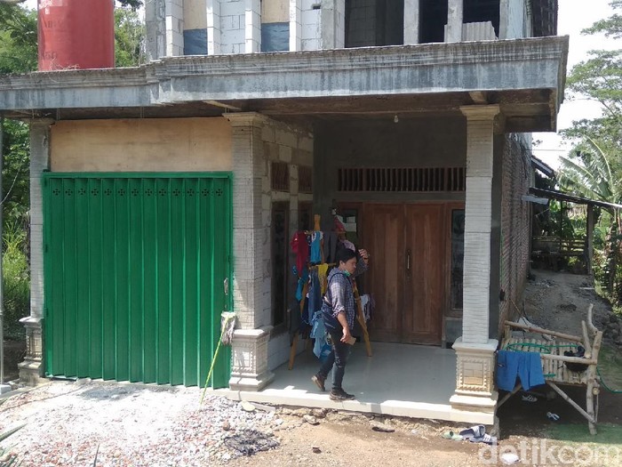 Kepergok Bobol Rumah, Pencuri Bacok Pasutri di Mojokerto