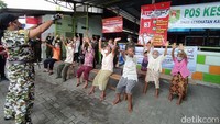 Pada dasarnya lansia cenderung tidak banyak bergerak, untuk itu diajak bergerak untuk meningkatkan imun.