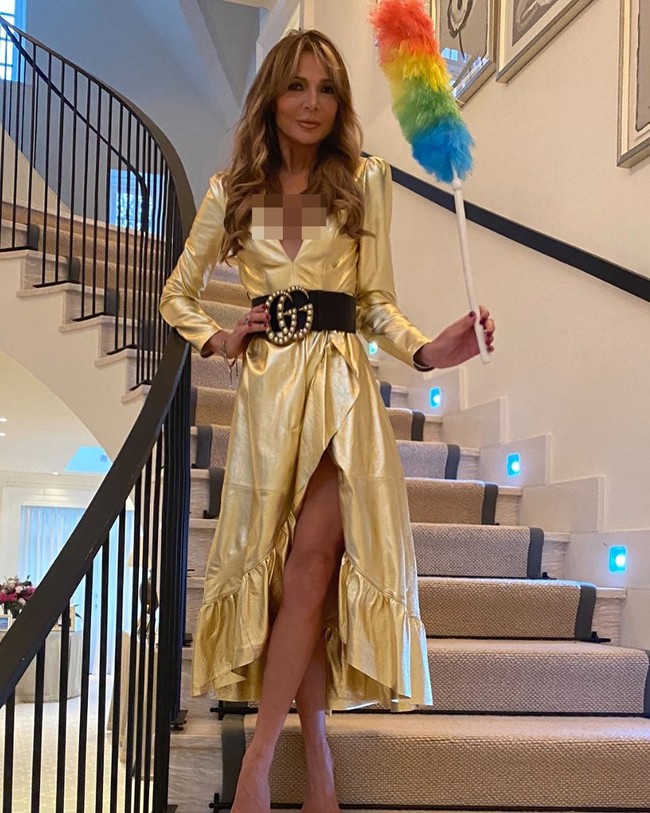 Penampilannya tersebut tentu saja jadi sensasi. Namun, Lizzie berdalih bahwa hal tersebut menjadi bentuk cinta dan menghargai tubuhnya.  Foto: Instagram