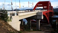 Pembangunan jembatan Holtekamp, Papua, menjadi sangat srategis untuk peningkatan kecepatan trasnportasi barang dan orang, Senin ( 24/09/2018). Muhammad Ridho