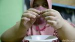 Melihat Pelatihan Kerajinan Bagi Anak Berkebutuhan Khusus