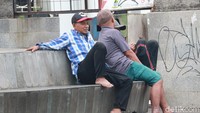 Mendapati masih ada kerumunan di ruang-ruang publik di Kota Bandung, Sekda Kota Bandung Ema Sumarna menyebut, pihaknya akan menutup kembali ruang-ruang publik tersebut. 