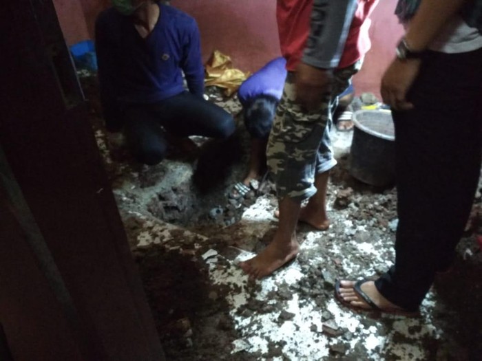 Penampakan kuburan mayat pria di Depok (Dok Dokumen)