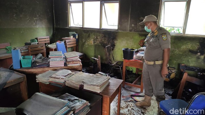 Polisi usut dugaan ruang guru di SD Bogor dibakar