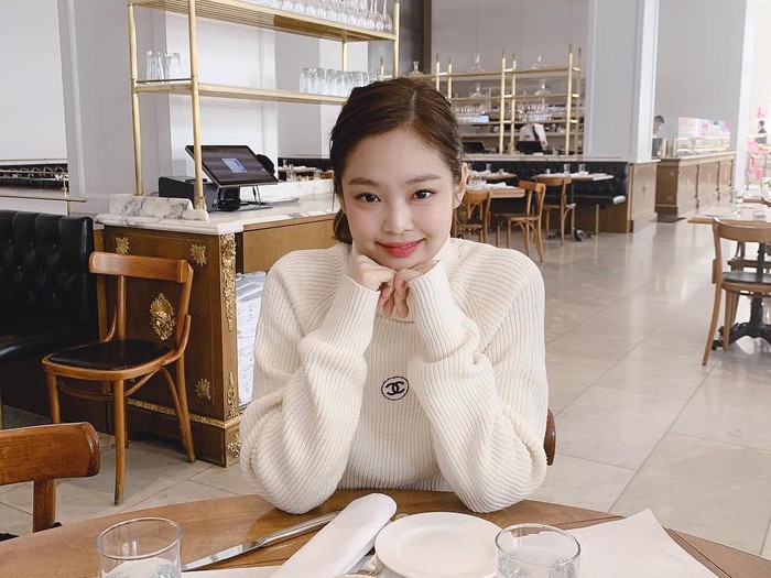 Potret Jennie BLACKPINK Berbaju hangat