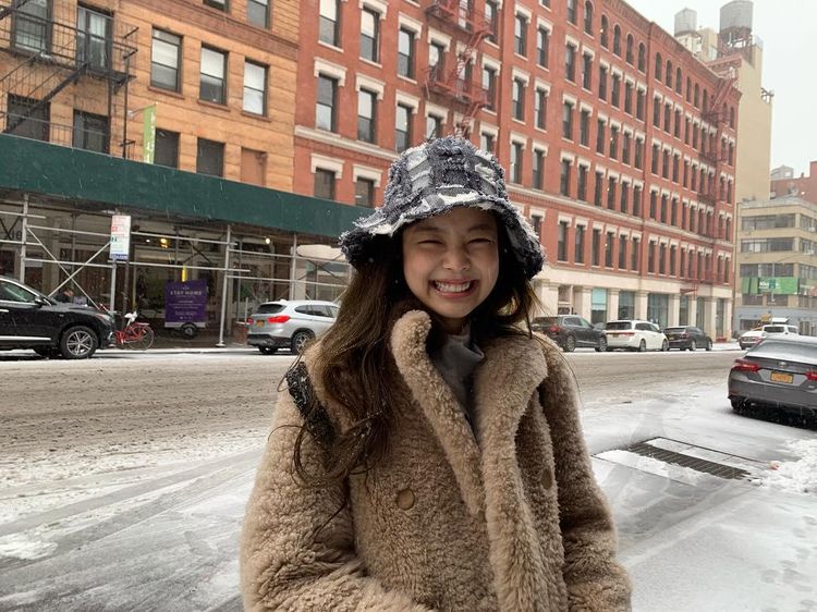 10 Foto Jennie BLACKPINK Berbaju Hangat yang Lumerkan Hatimu!