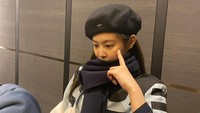 Di Instagram pribadinya, Jennie memang kerap tampil mengenakan busana yang terbuka. Namun di hari-hari yang dingin, pakaian hangat dan tertutup tentu jadi pilihannya. (Foto: dok. Instagram @jennierubyjane) 