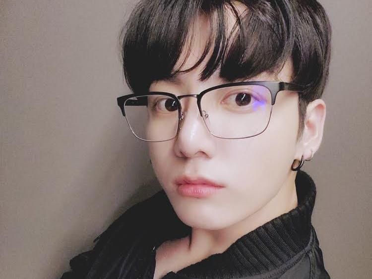 10 Potret Jungkook BTS, Cowok Bergelar Sexiest International Man