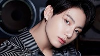 Tagar #SexiestManJungkook kini nangkring di trending topic Indonesia. (Foto: dok. Instagram/Twitter BTS) 