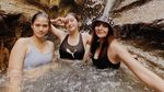 10 Potret Ranty Maria Mandi di Curug, Bahagia Banget!