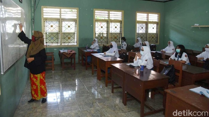 sekolah tatap muka di banyuwangi