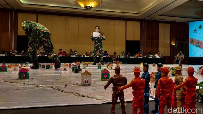 Seperti Ini Simulasi BNPB Antisipasi Erupsi Merapi BNPB mengadakan tactical floor game (TFG) sebagai salah satu langkah antisipasi dan mitigasi bencana erupsi Gunung Merapi.