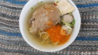 Sebelum PPKM Kedai bakso ini buka setiap hari Rabu sampai Minggu pukul 10.00-17.30 WIB. Tapi kalau mau dapat bakso iga, kamu harus cepat karena biasanya bakso ini langsung ludes sebelum pukul 14.00 WIB. Foto: detikFood/Riska Fitria