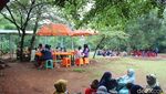 Sensasi Seru Makan Bakso Sambil Piknik di Bawah Pohon Teduh