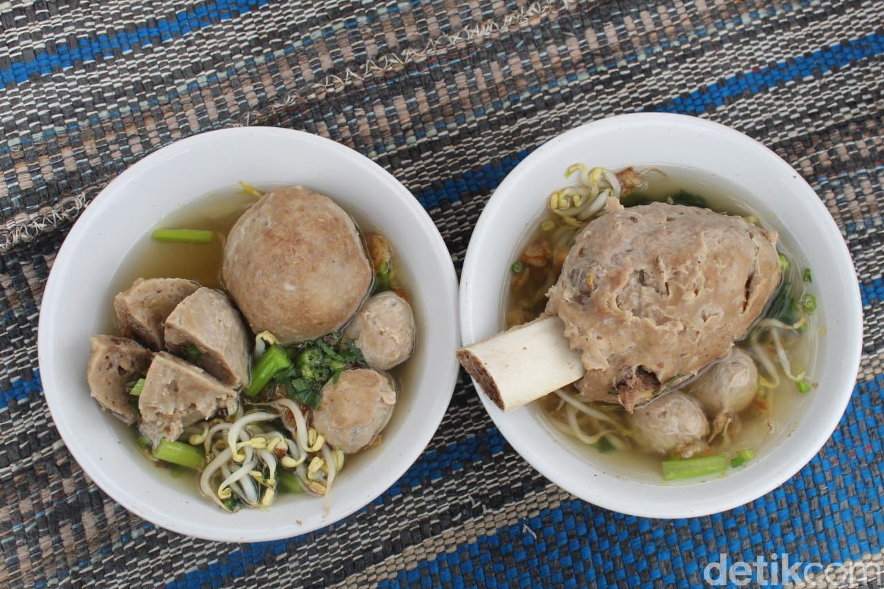 Serunya Makan Bakso Sambil Piknik di Bawah Pohon Teduh