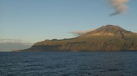 Benar adanya jika Tristan de Cunha adalah pulau berpenghuni paling terpencil di Bumi. Pulau ini akan segera mengklaim sematan unik lain, yakni ketika menjadi taman laut lindung terbesar di Atlantik (Foto: Tristan de Cunha)