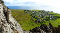 Tristan de Cunha terdiri dari empat pulau termasuk Pulau Tidak Dapat Diakses, Pulau Nightingale, dan Situs Warisan Dunia UNESCO Pulau Gough. Sebagian besar pendapatan pulau ini dari perikanan, yakni dari lobster batu yang berkelanjutan (Foto: Tristan de Cunha)