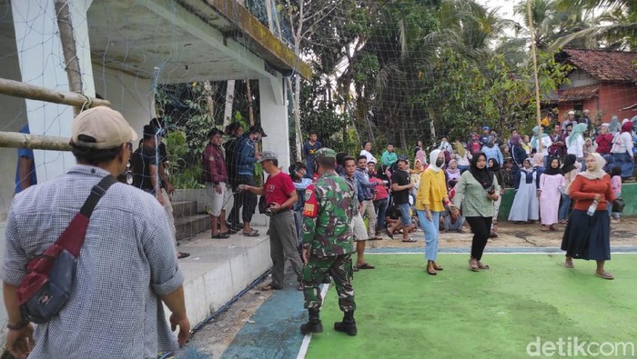 Turnamen voli di Tasikmaya dibubarkan polisi.