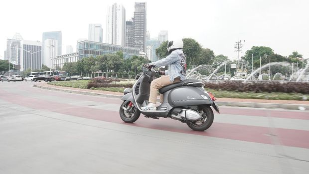 Vespa GTV Sei Giorni II